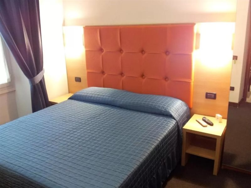 Фото Residenza Cola di Rienzo - Suite in Rome