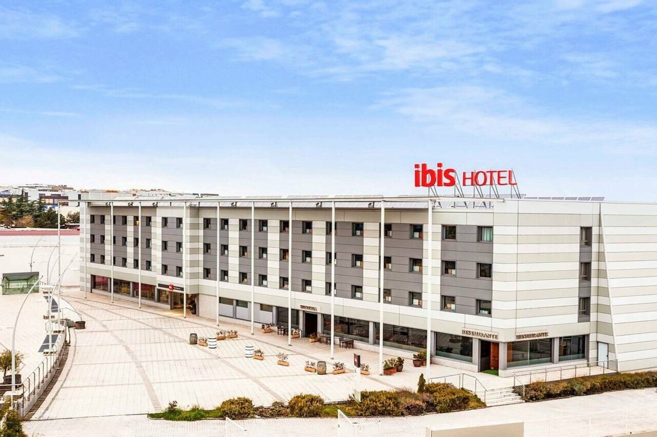 Фото Hotel ibis Madrid Alcobendas