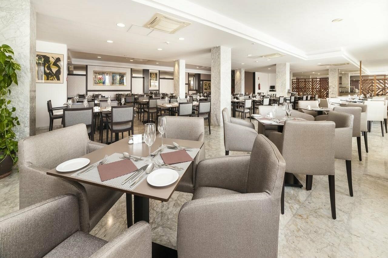 Фото Hoposa Apartamentos Montelin