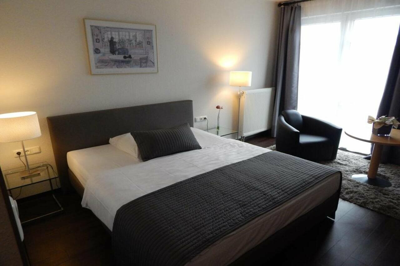 Фото Hotel Schweizer Hof Kassel