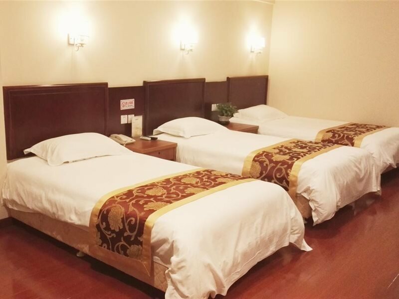 Фото GreenTree Inn Qinhuangdao Railway Station Square Express Hotel