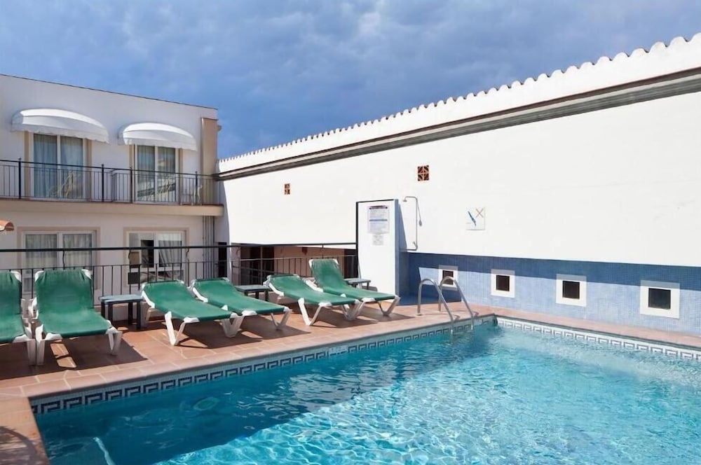 Фото Hotel Ninays