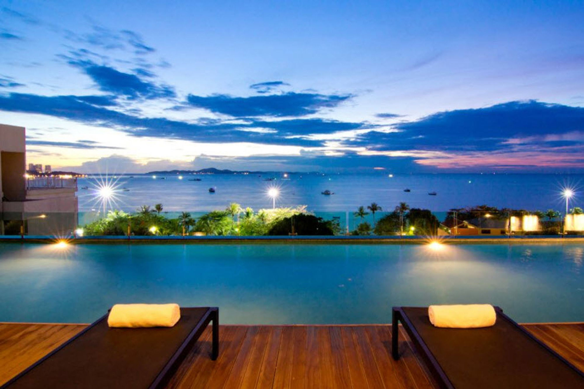 Фото Seven Zea Chic Hotel