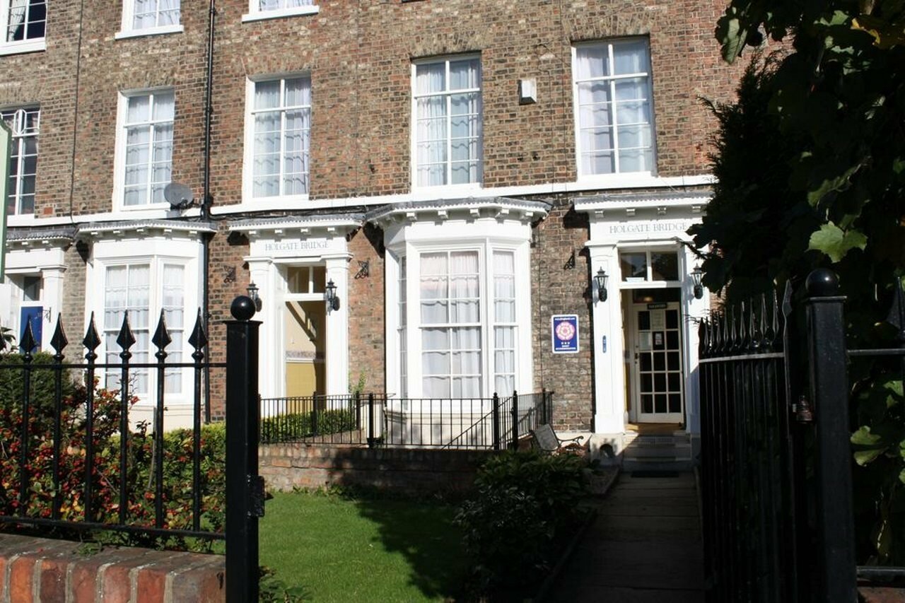 Фото Holgate Bridge