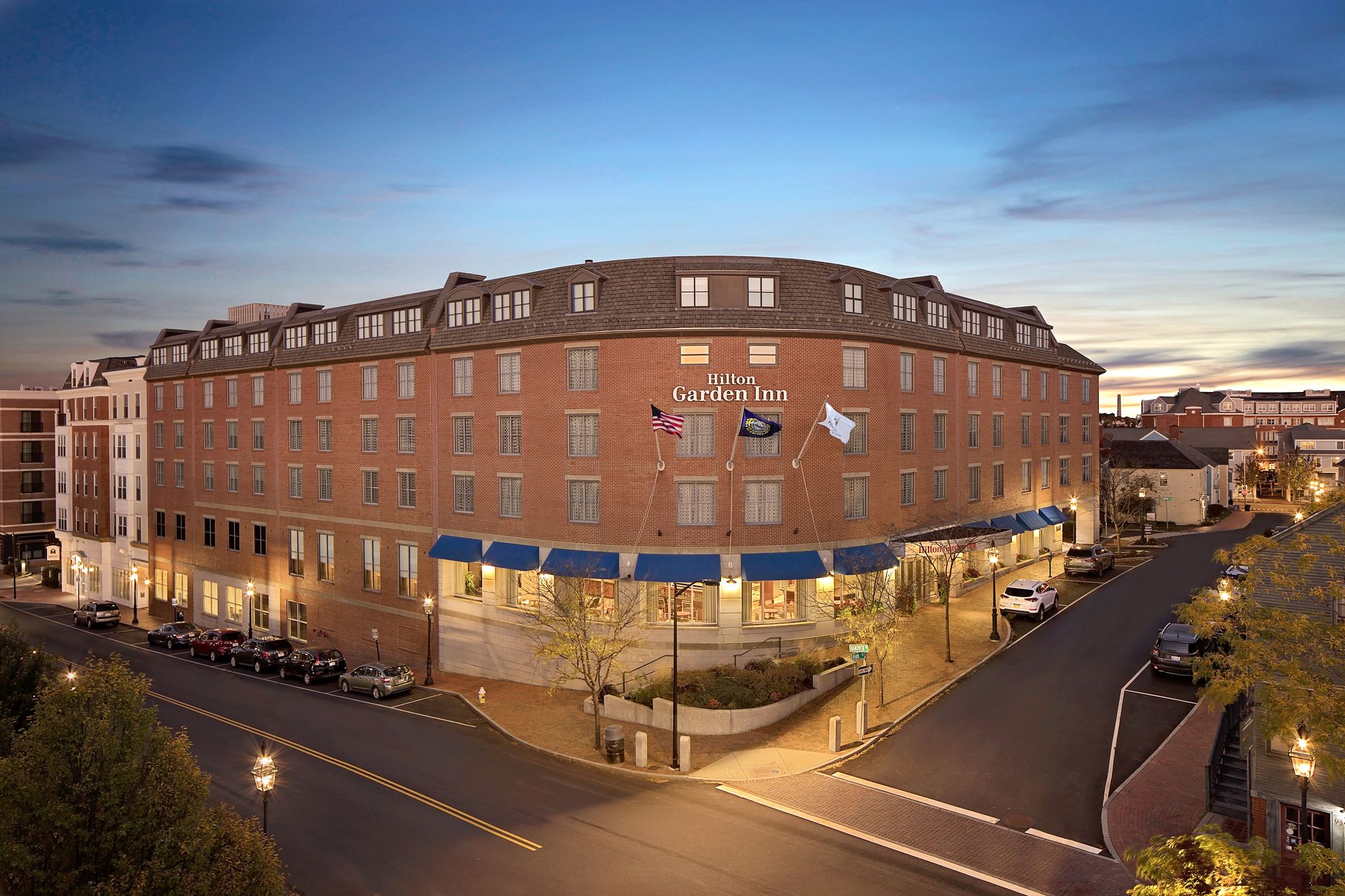 Фото Hilton Garden Inn Portsmouth Downtown