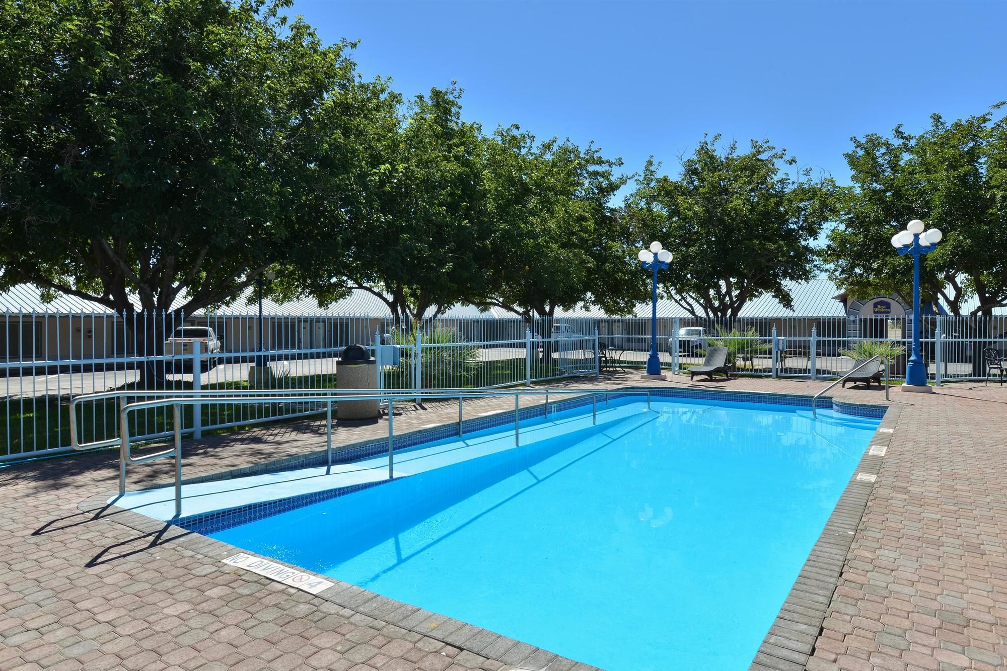 Фото Best Western Swiss Clock Inn