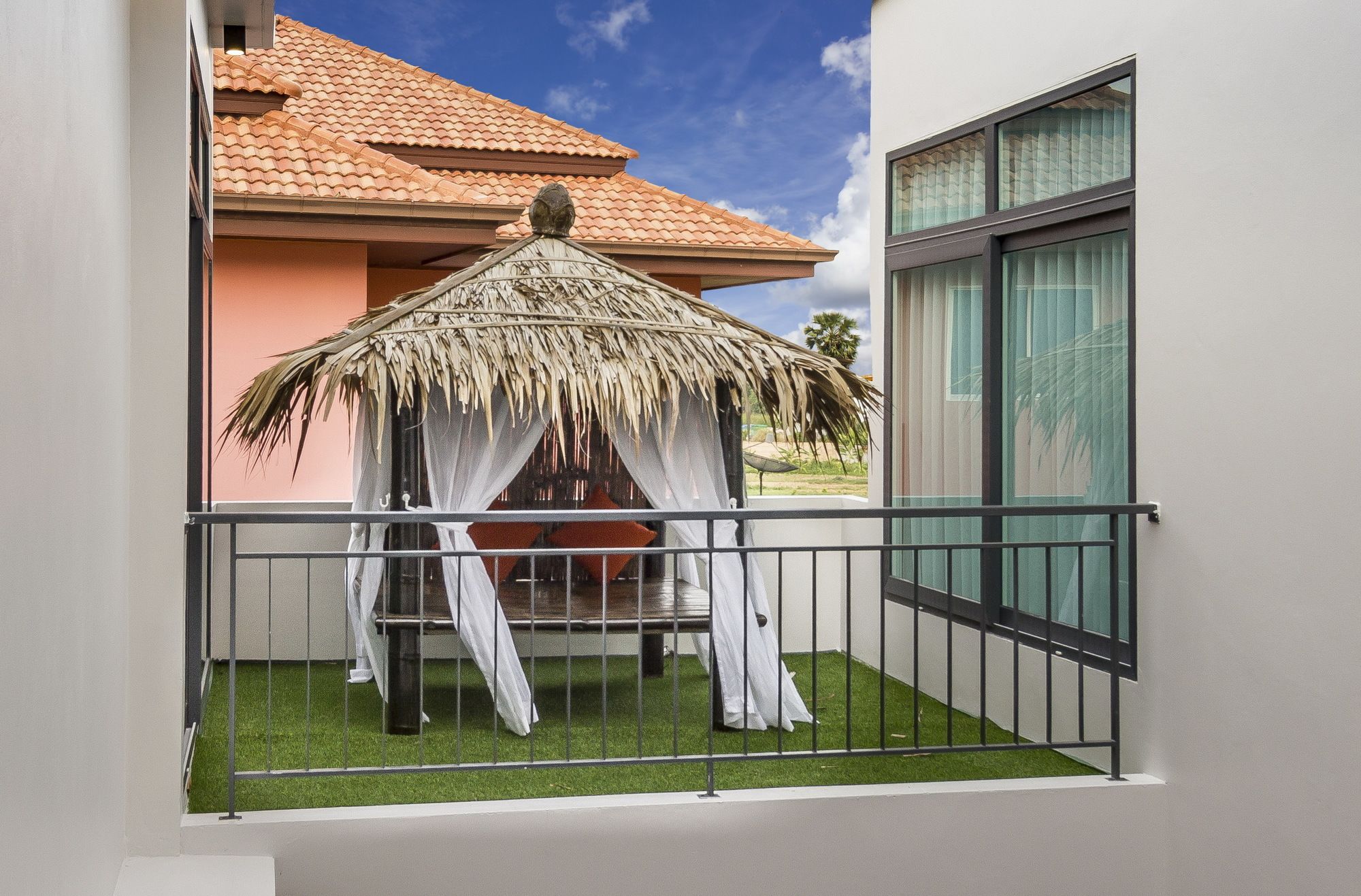 Фото Tropicana Pool Villa