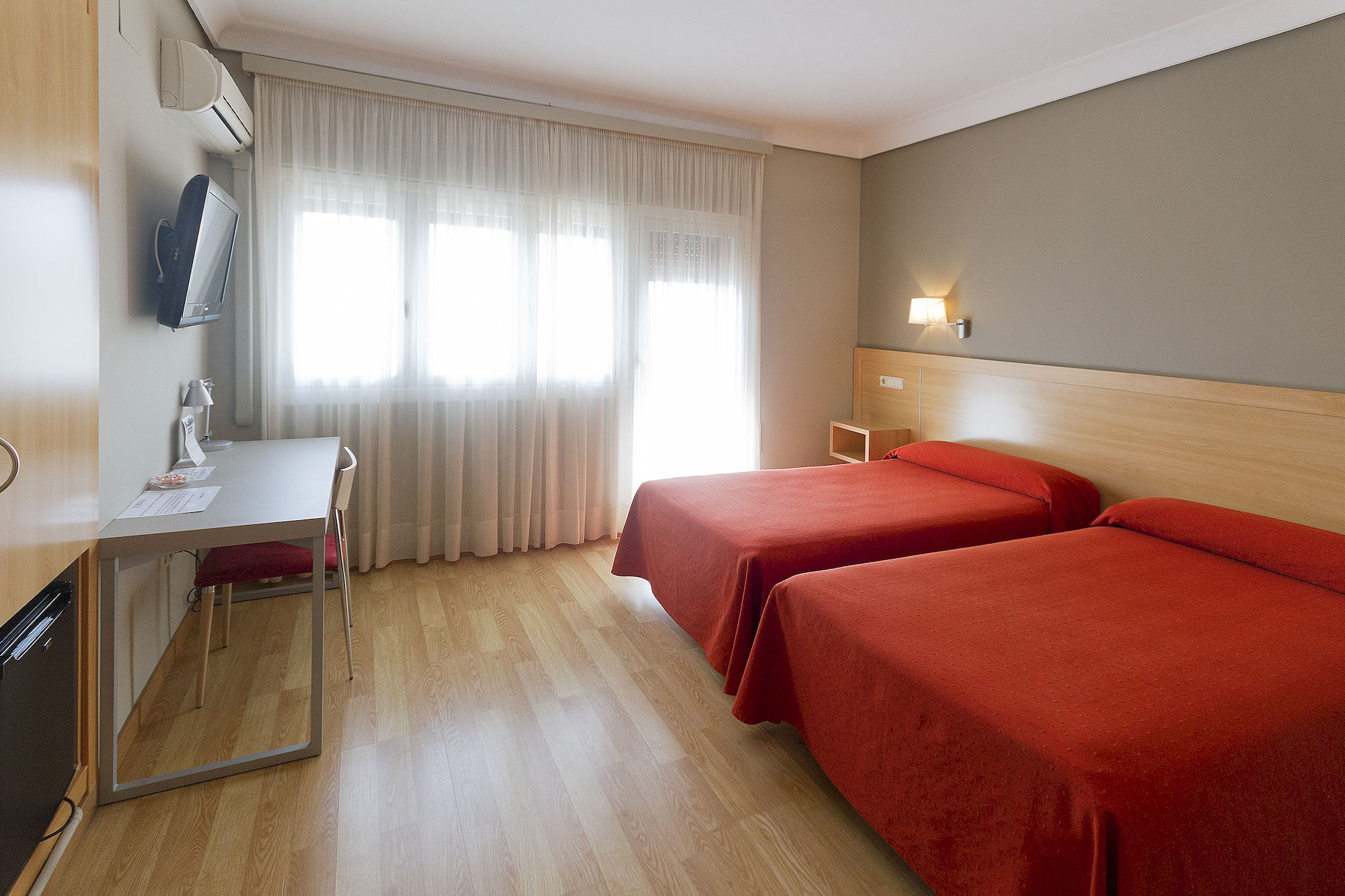 Фото Hotel Santamaría