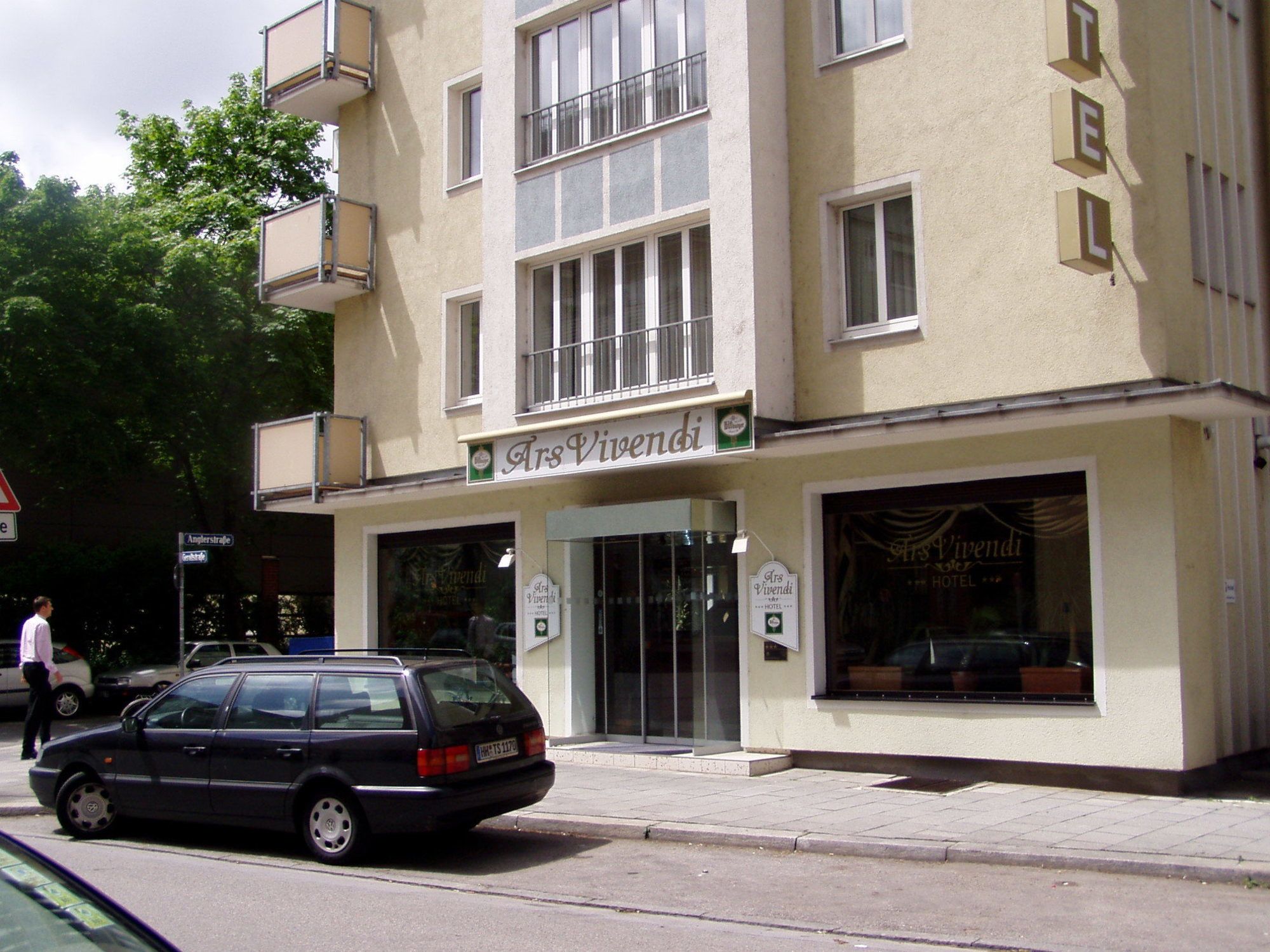 Фото отеля 2