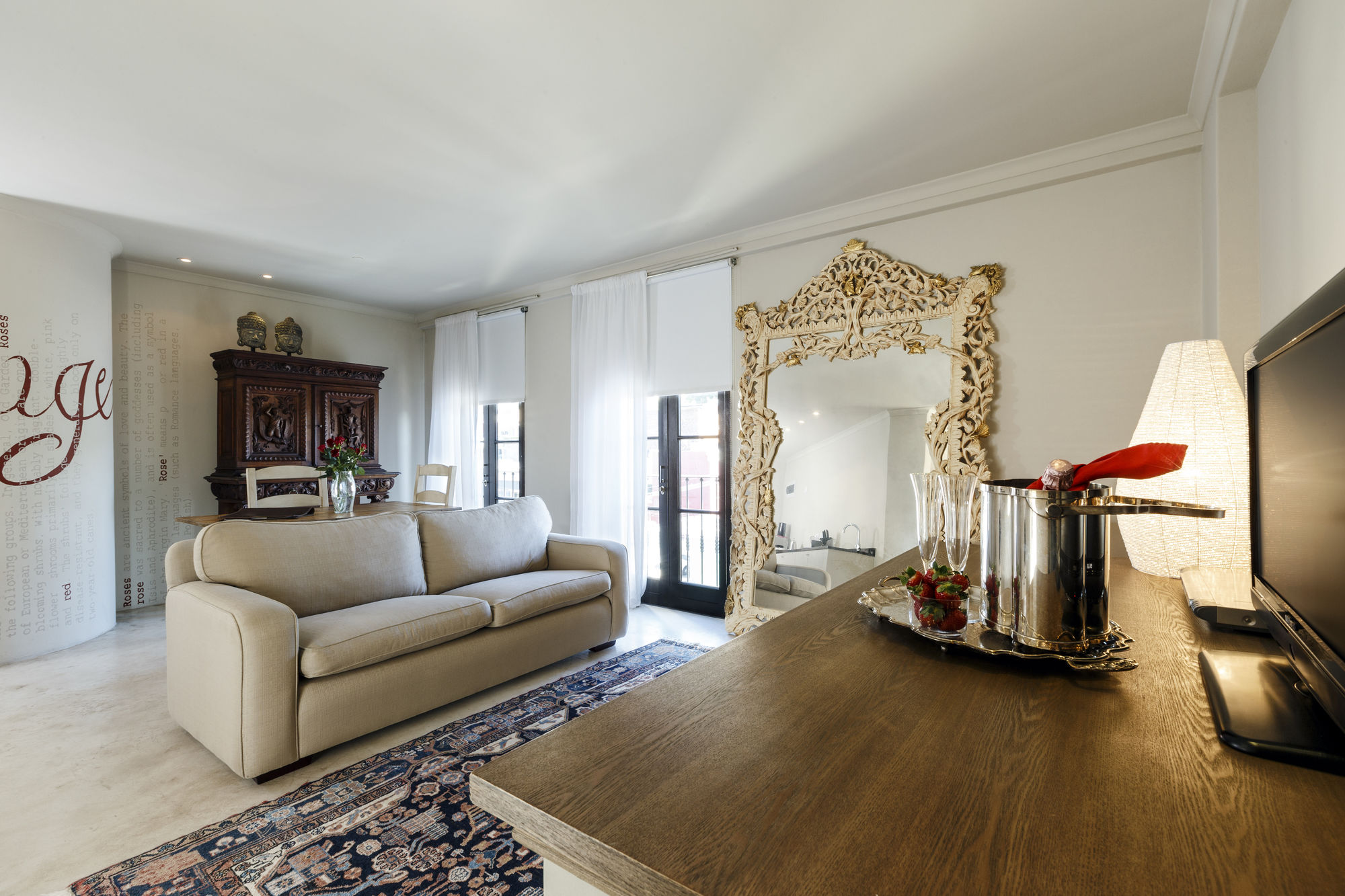 Фото Rouge on Rose Boutique Hotel