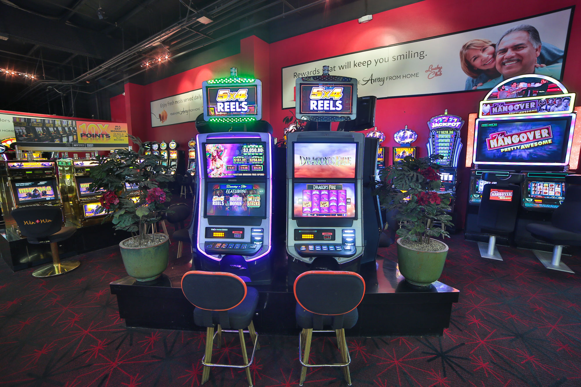 Фото Lucky Club Casino and Hotel