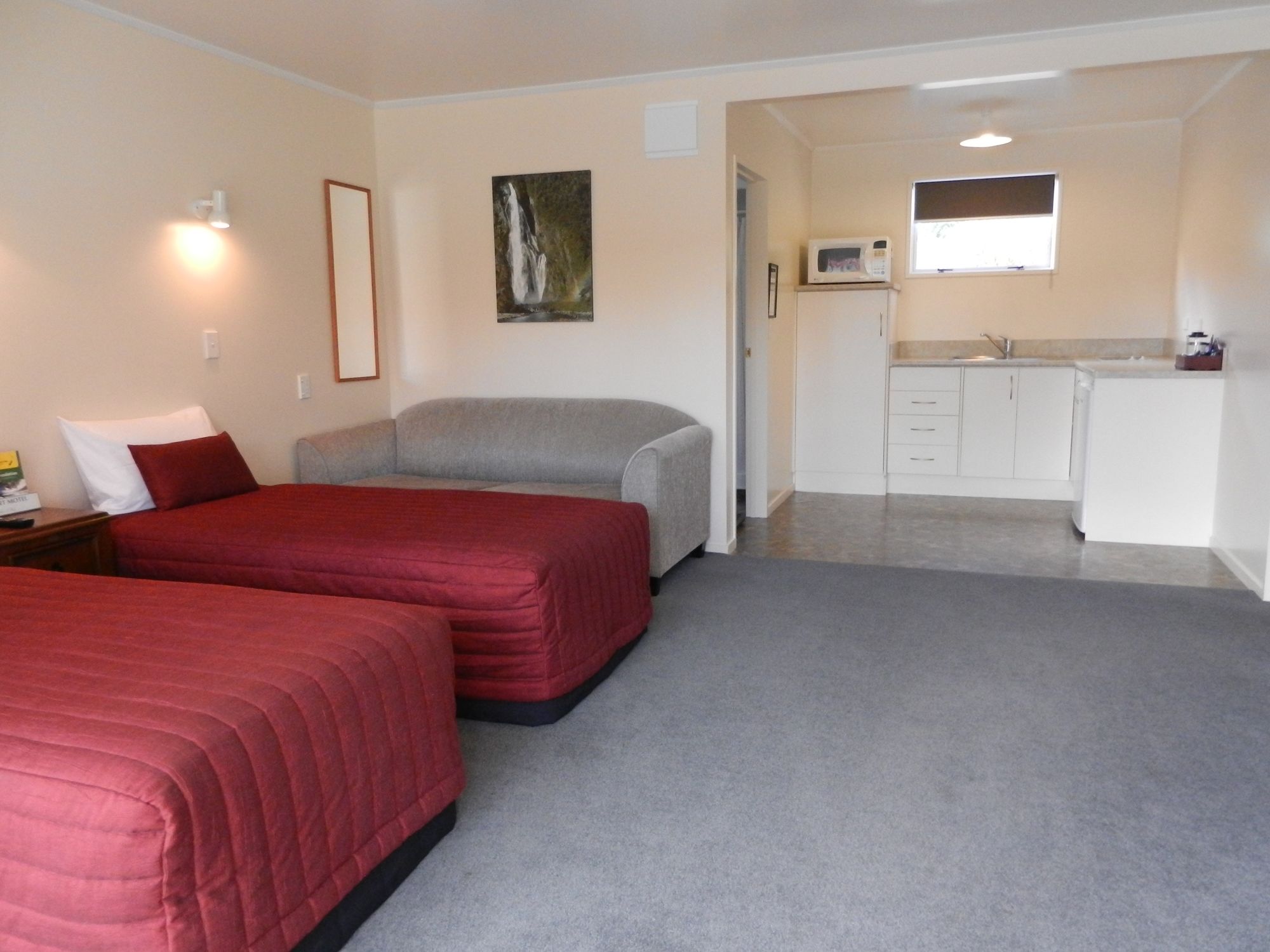 Фото Amber Court Motel