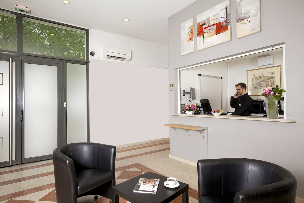 Фото Residhome Appart Hotel Lyon Gerland