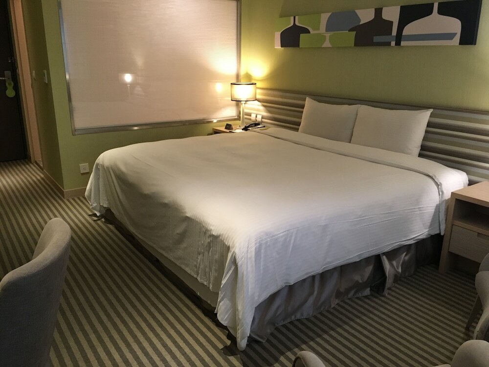 Фото Park City Hotel Central Taichung