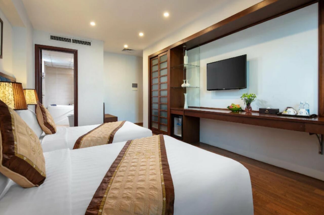 Фото Skylark Hotel