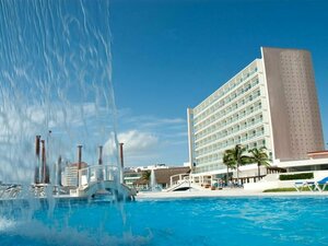 Гостиница Krystal Cancun