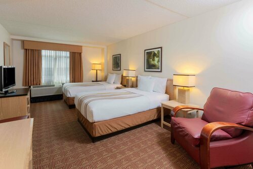 Гостиница La Quinta Inn & Suites by Wyndham Garden City