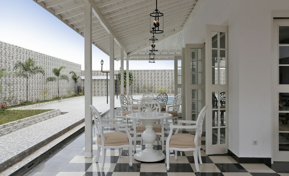 Фото Menumbing Heritage Hotel