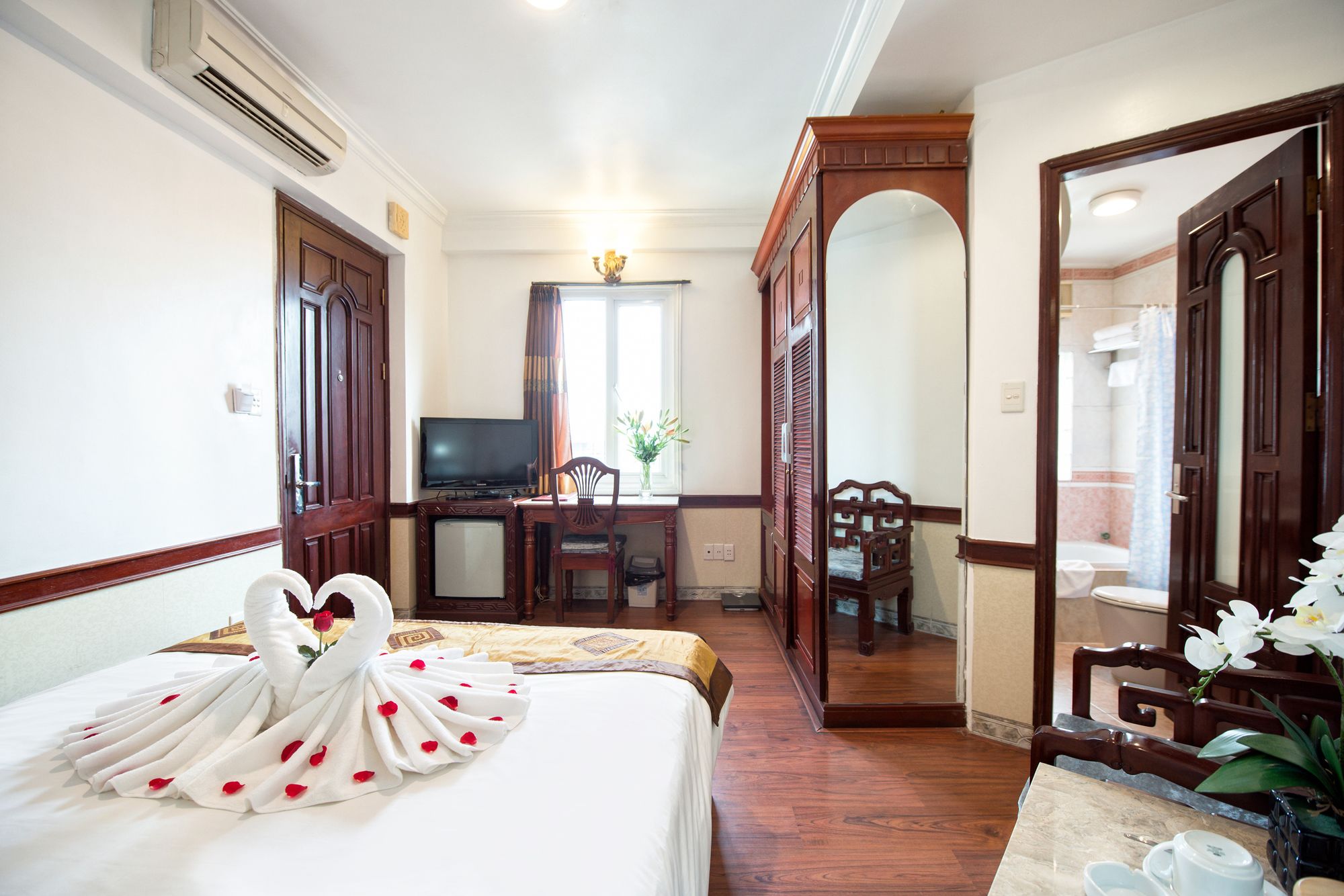 Фото Prince II Hotel