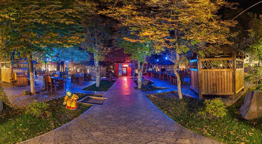 Фото Каштан