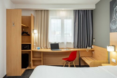 Внешний вид отеля Ibis Краснодар центр в Краснодаре, фото 5