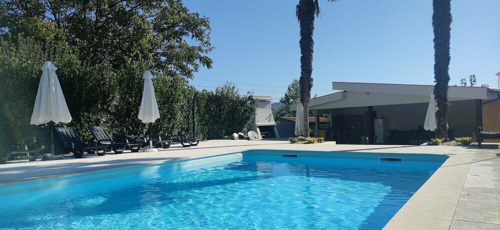 Hotel Stunning 6-bed House in Brito, Braga District, photo