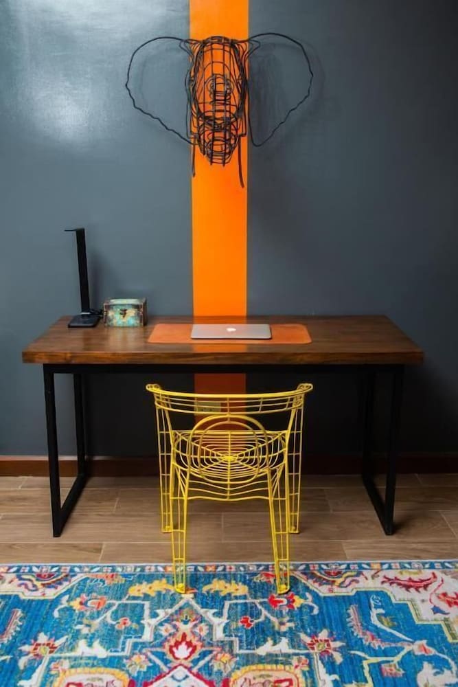 Фото Unwnd Flats Makati