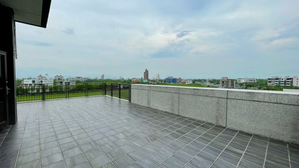 Фото Young Villa