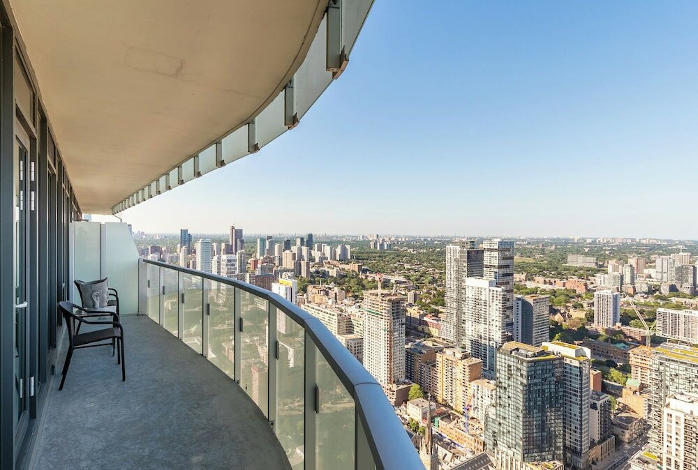 Фото Bonvoy Suites Eaton Centre