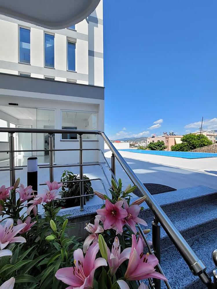 Фото Admiro Hotel