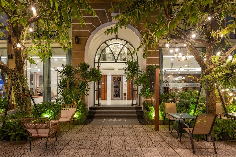 Фото Brilliant Majestic Hotel