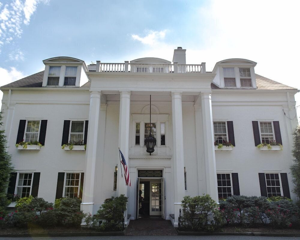 Фото Crabtree's Kittle House Restaurant & Inn