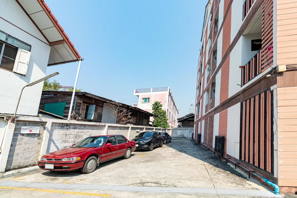 Фото Grannylla Residence Charoenkrung