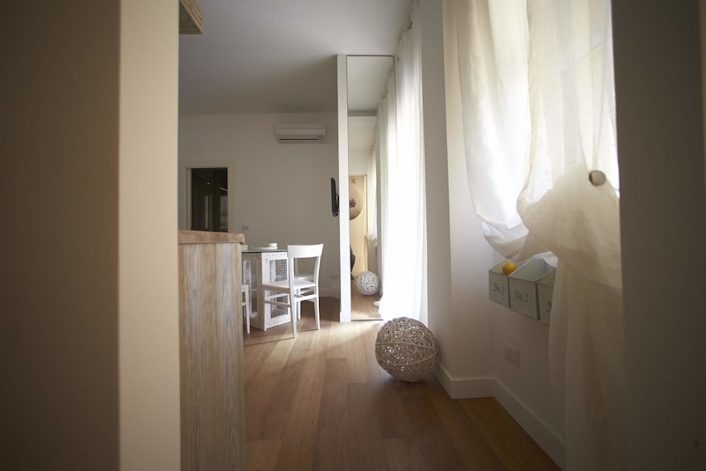 Фото Ferrini Home - Etnea Portrait