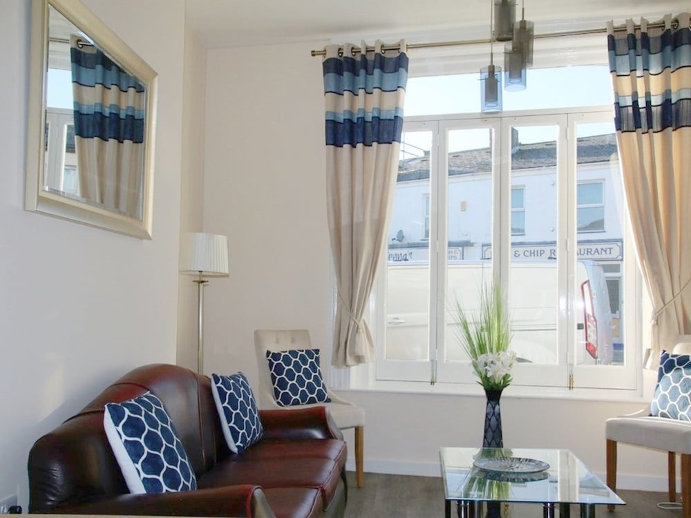 Фото Royal Ashton Hotel