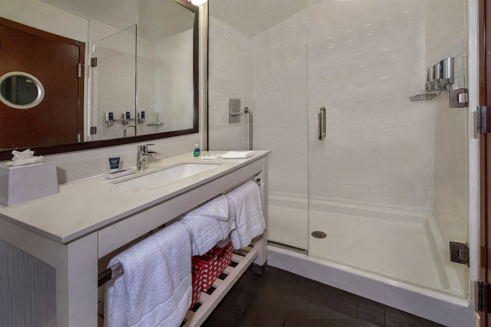 Фото Four Points by Sheraton Philadelphia City Center