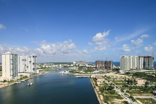 Гостиница Renaissance Cancun Resort & Marina в Пуэрто Хуарес