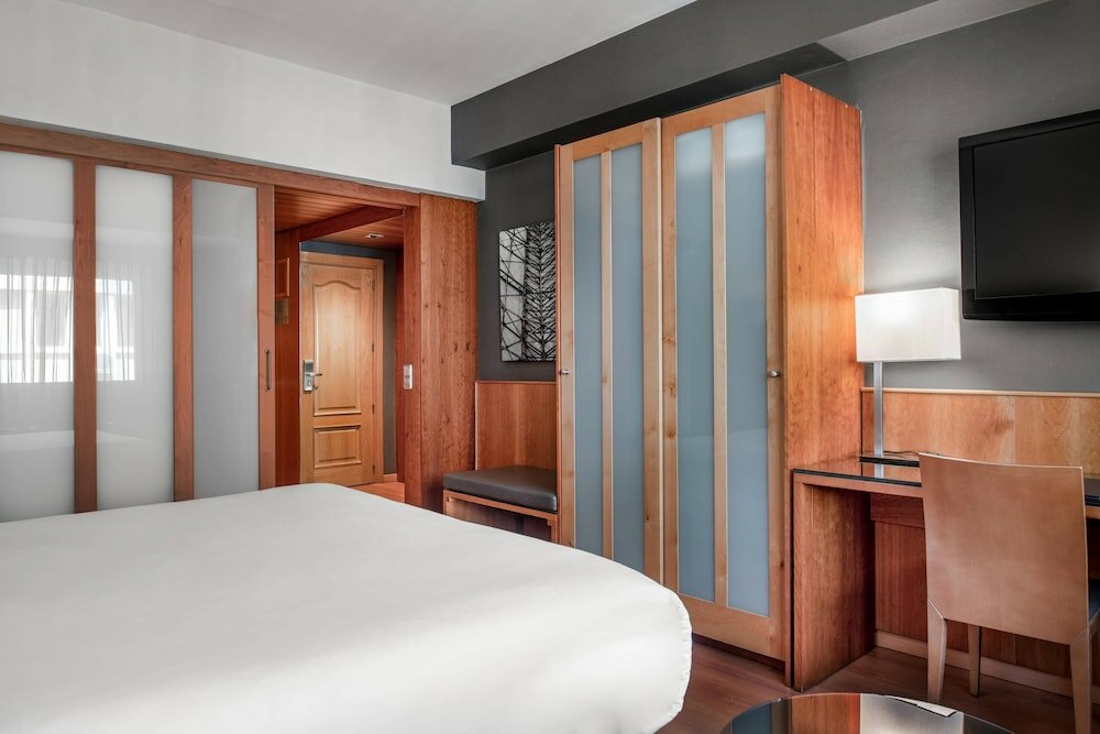 Фото AC Hotel Carlton Madrid