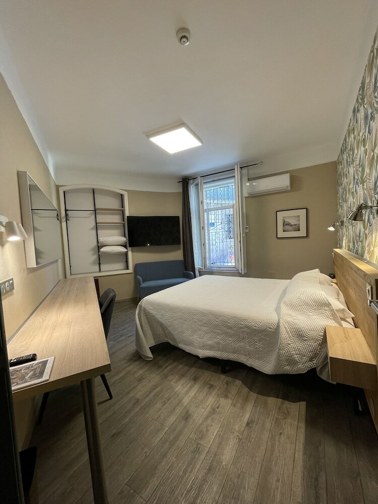 Фото Hotel Mistral Comedie Saint Roch