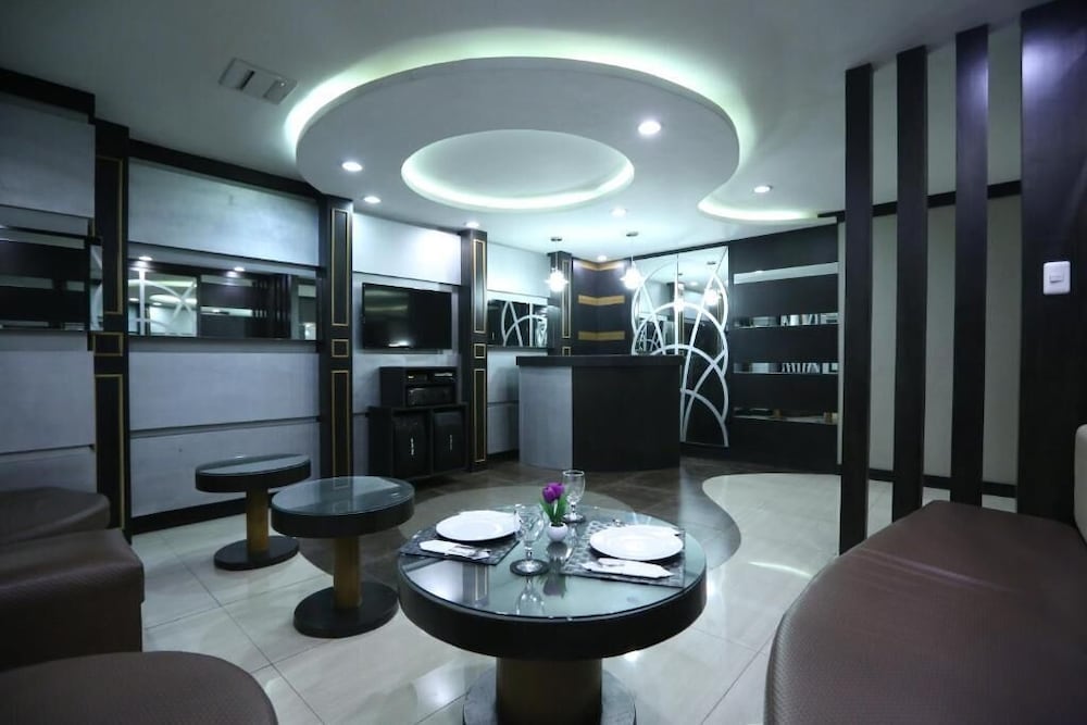 Фото Victoria Court North Edsa