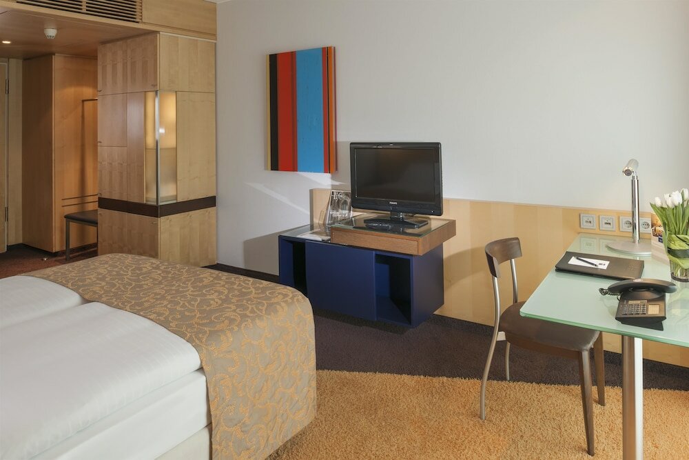 Фото Hotel Dorint An der Messe Koln