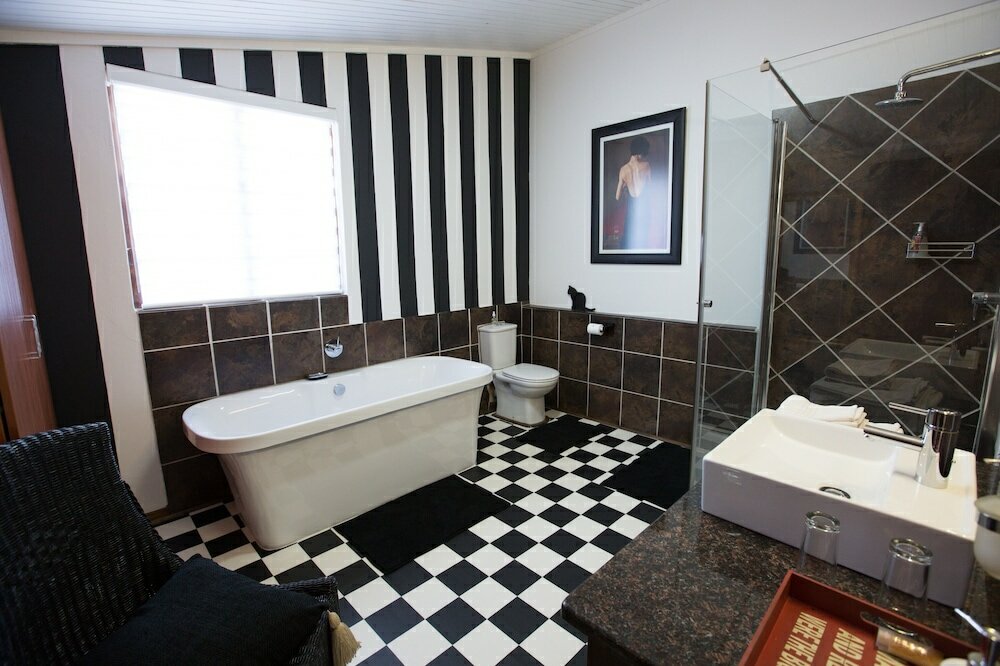 Фото MacGregors Guest House