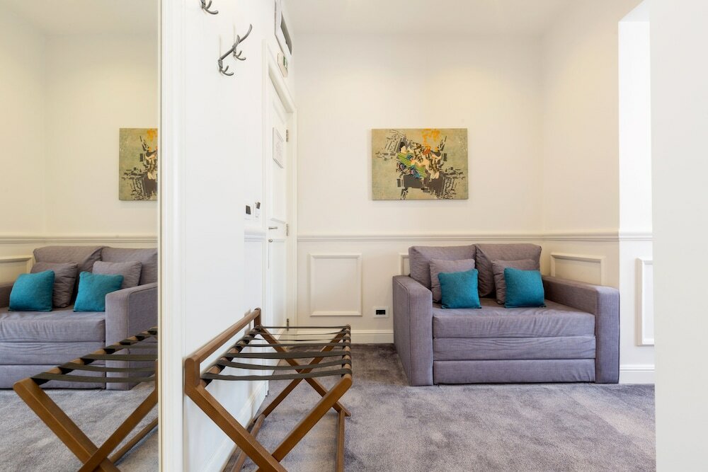 Фото Public House Hotel