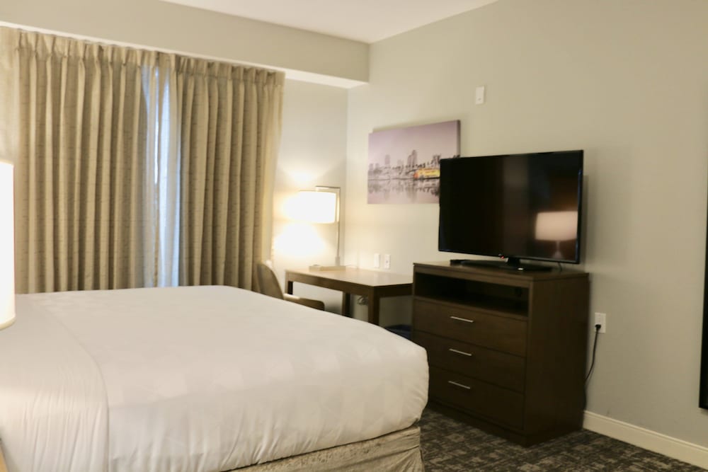 Фото Staybridge Suites Long Beach Airport, an Ihg Hotel