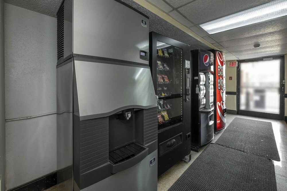 Фото Red Roof Inn Charlotte - University