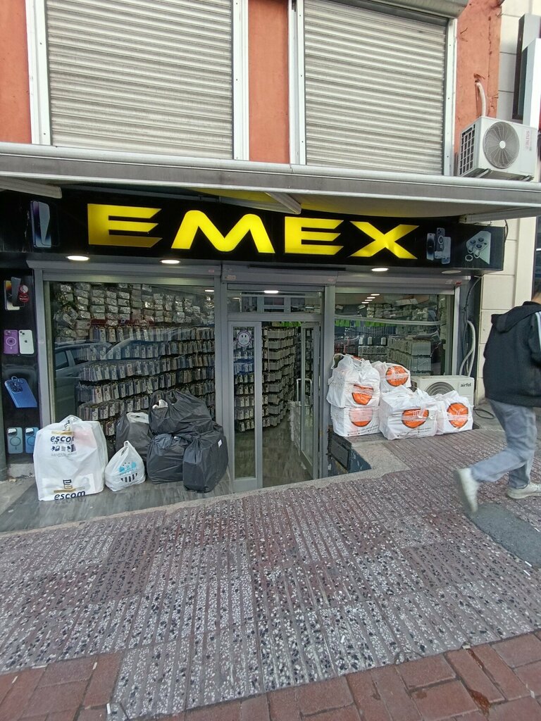 Items for mobile phones Emex, Istanbul, photo