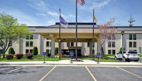 Гостиница Comfort Inn & Suites Mt. Holly - Westampton