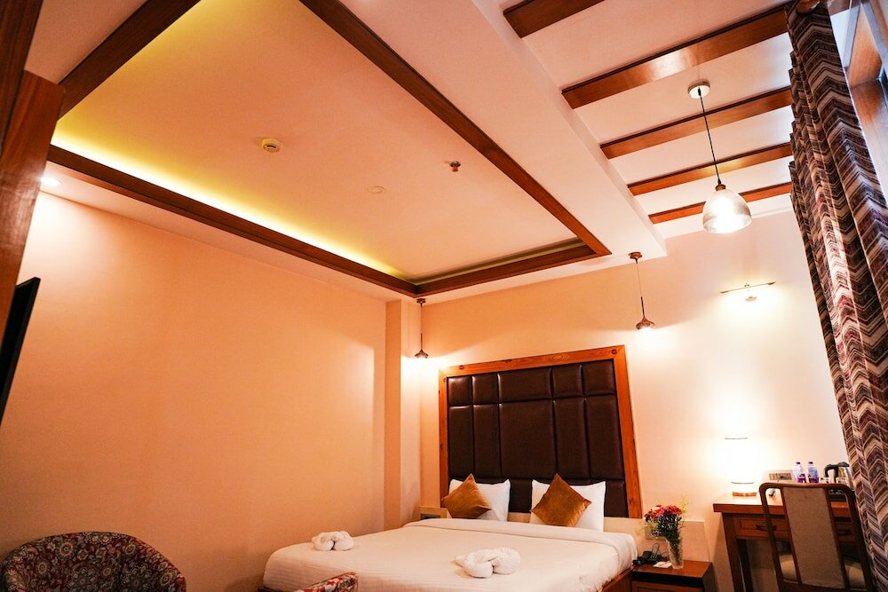 Фото Orsino Resort Mall Road