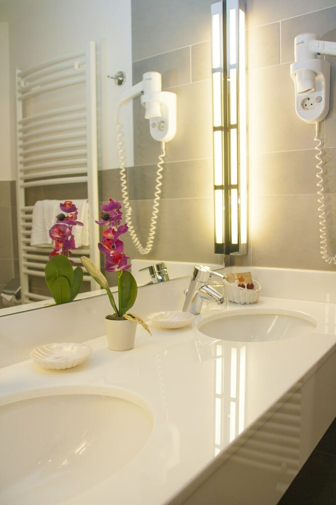 Фото Hotel zum Adler