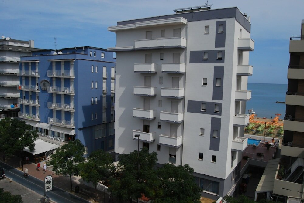 Фото Hotel Embassy Pesaro